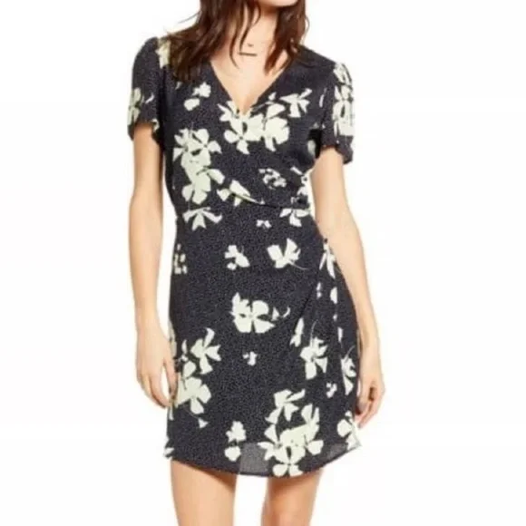 Leith Floral Dress| SIZE XXS - Picture 2 of 8